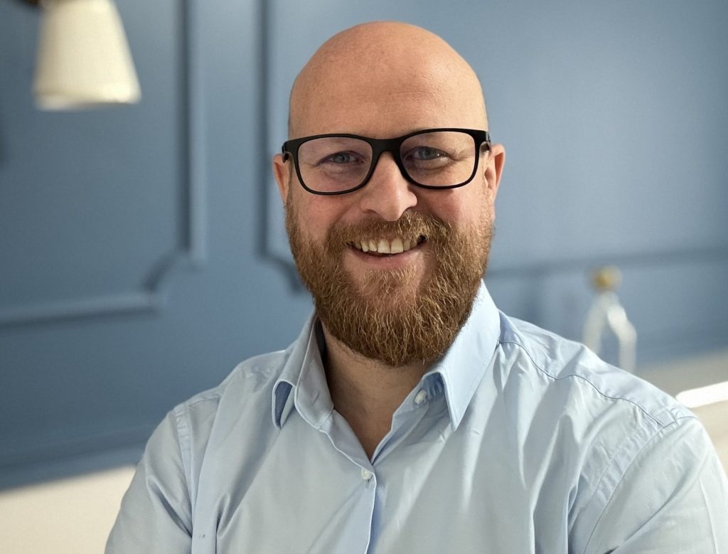 Mickaël Bequet, patient-expert des TOC et auteur du livre « Dans ma tête »